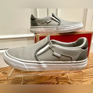 VANS Asher Deluxe slip on sneaker in Drizzle/White leather, women’s 8, comfort